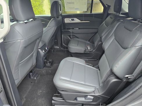 New 2026 Ford Explorer Active w/ Active Comfort Package image 12