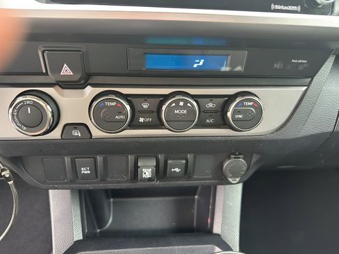 Used 2022 Toyota Tacoma SR5 image 21