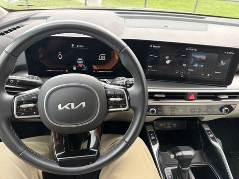 Used 2025 Kia Sorento S w/ Panoramic Sunroof Package FWD image 6
