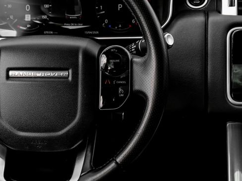 Used 2018 Land Rover Range Rover Sport HSE image 16