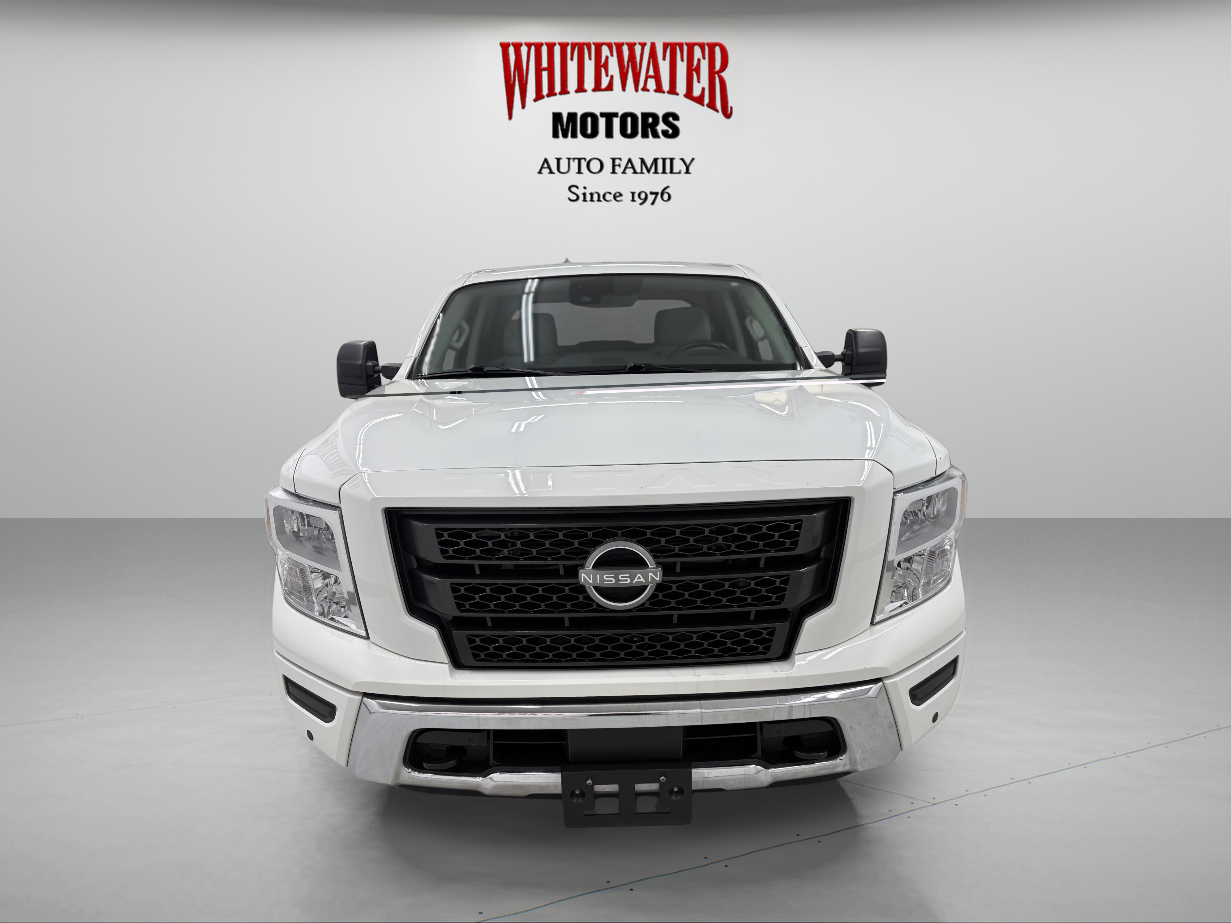 Used 2024 Nissan Titan SV w/ SV Convenience Package AWD/4WD image 6