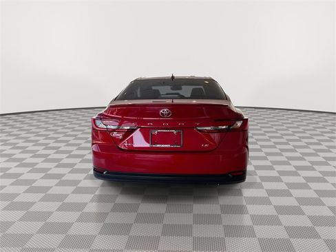 Used 2025 Toyota Camry LE w/ Convenience Package image 10