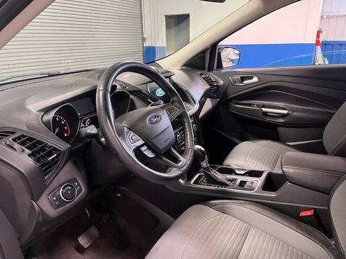 Used 2018 Ford Escape SE w/ SE Sport Appearance Package image 22