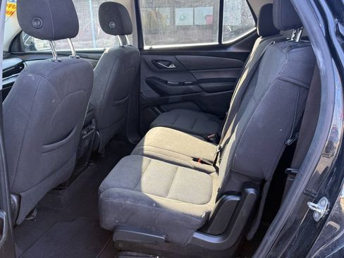 Used 2021 Chevrolet Traverse LS FWD image 18