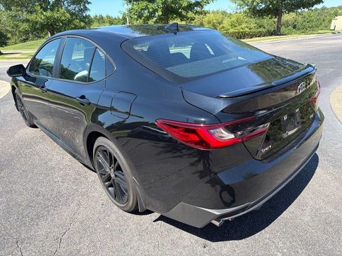 Used 2026 Toyota Camry SE FWD image 7