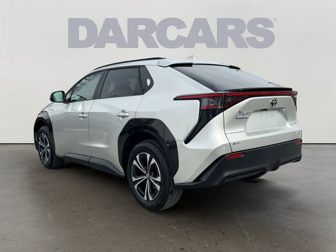 Used 2024 Toyota bZ4X XLE w/ Weather Package image 4