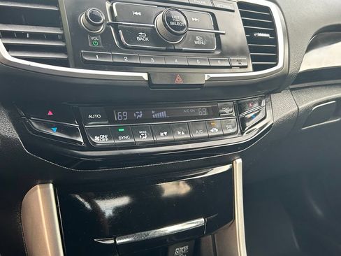 Used 2016 Honda Accord LX image 19