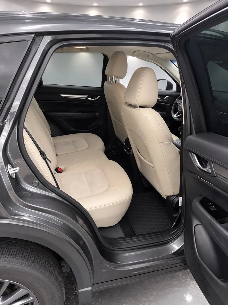 Used 2017 MAZDA CX-5 Touring w/ Preferred Equipment Package FWD image 8