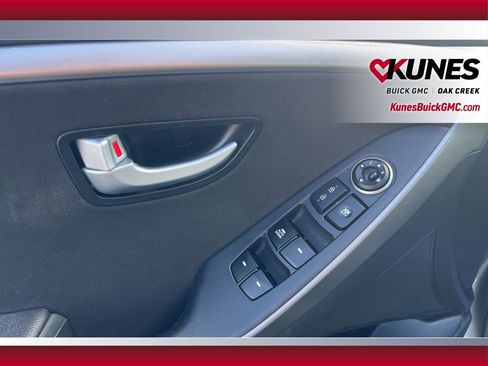 Used 2017 Hyundai Elantra GT image 7