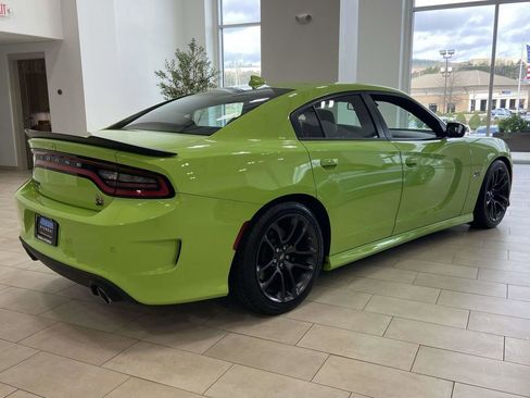 Used 2023 Dodge Charger Scat Pack w/ Plus Group RWD image 2