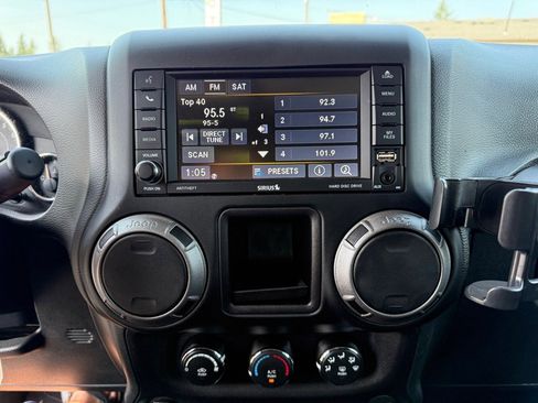 Used 2017 Jeep Wrangler Sport S w/ Quick Order Package 24S image 24