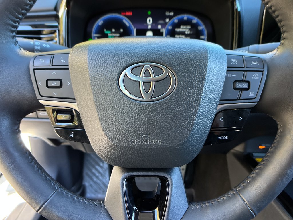 Used 2025 Toyota Camry XSE w/ Premium Plus Package AWD/4WD image 14