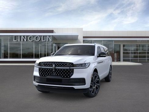 New 2026 Lincoln Navigator L Black Label AWD/4WD image 2