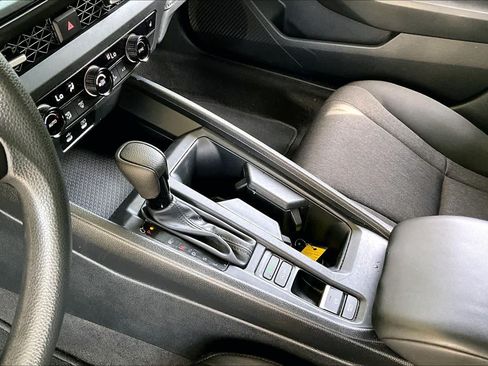 Used 2025 Honda Accord SE image 17