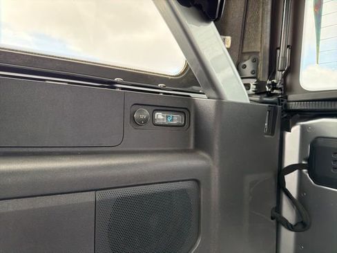 Used 2022 Ford Bronco Raptor AWD/4WD image 12