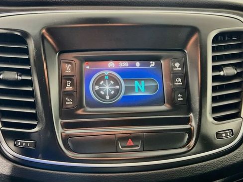 Used 2016 Chrysler 200 Limited FWD image 14