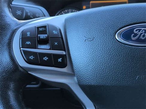 Used 2022 Ford Explorer Limited w/ Equipment Group 301A image 24