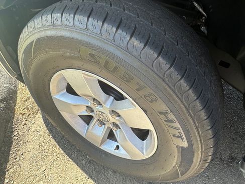 Used 2021 RAM 1500 Classic SLT image 22