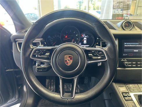 Used 2018 Porsche Macan Sport Edition image 16