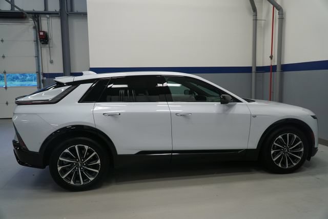 Used 2026 Cadillac Lyriq Sport w/ LPO, Floor Liner Package AWD/4WD image 8