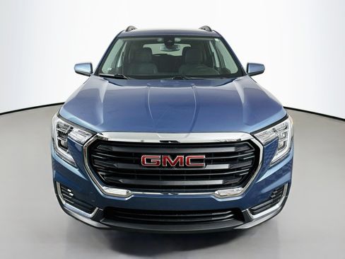 Used 2024 GMC Terrain SLE w/ Driver Convenience Package AWD/4WD image 2