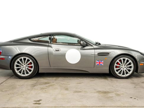 Used 2003 Aston Martin Vanquish RWD image 40