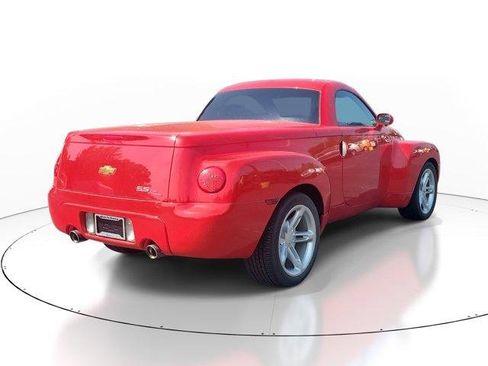 Used 2003 Chevrolet SSR w/ Preferred Equipment Group image 4