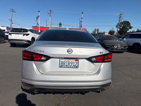 Used 2019 Nissan Altima 2.5 SR FWD image 6