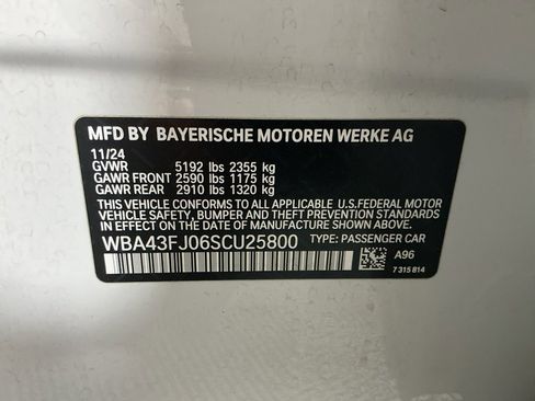 Certified 2025 BMW 530i w/ Premium Package RWD image 31