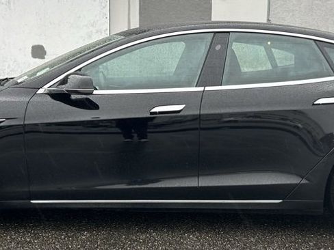 Used 2020 Tesla Model S Long Range Plus image 8