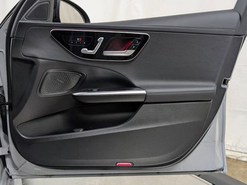 Used 2025 Mercedes-Benz C 300 4MATIC Sedan image 23