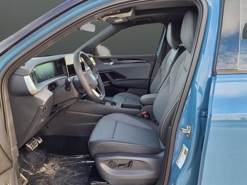 New 2026 Volkswagen Tiguan SE R-Line image 14