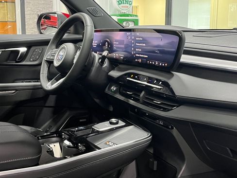 New 2026 Buick Enclave Preferred w/ Power Package image 10