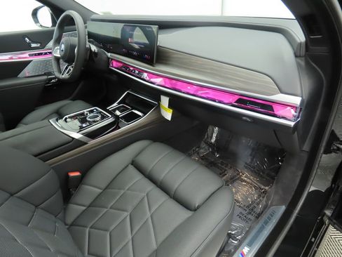 New 2026 BMW i7 xDrive60 image 16