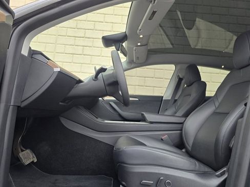 Used 2024 Tesla Model Y Long Range image 22