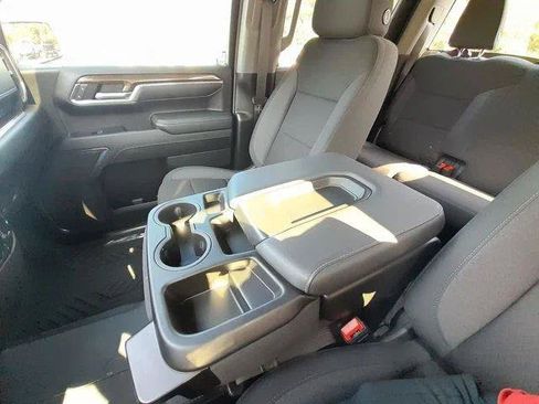 Used 2024 Chevrolet Silverado 1500 LT AWD/4WD image 28