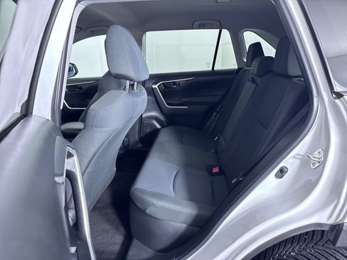Used 2022 Toyota RAV4 LE AWD/4WD image 27