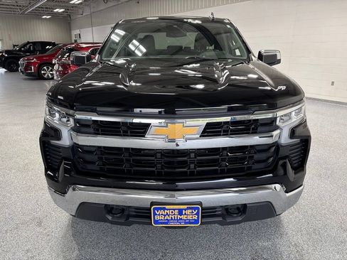 Used 2024 Chevrolet Silverado 1500 LT AWD/4WD image 2
