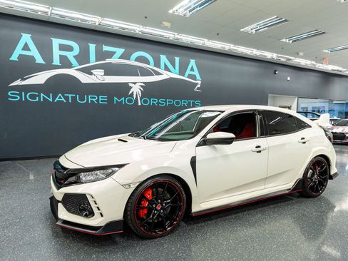 Used 2018 Honda Civic Type R image 1