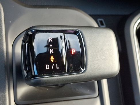 Used 2025 GMC Sierra 1500 AT4 image 16