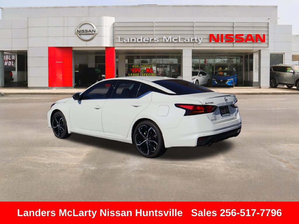 Used 2025 Nissan Altima 2.5 SR w/ SR Premium Package FWD image 6