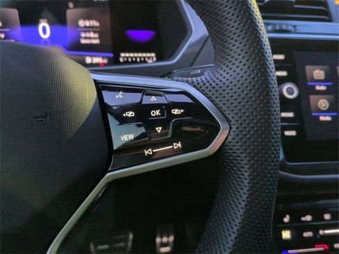 Used 2024 Volkswagen Tiguan SE R-Line image 12