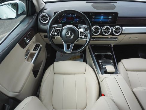 Used 2023 Mercedes-Benz EQB 300 4MATIC image 47