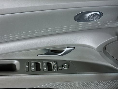 Used 2024 Hyundai Elantra SEL image 15