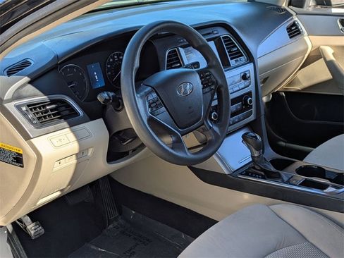 Used 2016 Hyundai Sonata SE w/ Cargo Package image 11