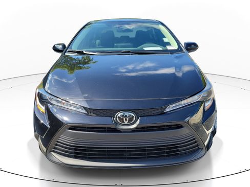 Used 2026 Toyota Corolla LE FWD image 2