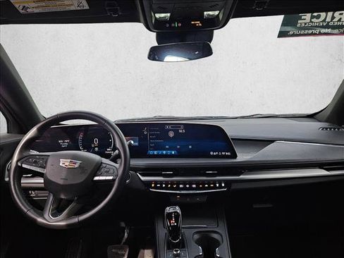 Used 2025 Cadillac XT4 Premium Luxury AWD/4WD image 17