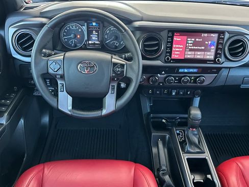 Used 2023 Toyota Tacoma TRD Off-Road w/ Technology Package AWD/4WD image 15