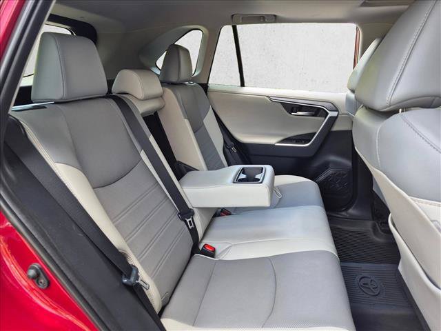 Used 2019 Toyota RAV4 Limited w/ Cold Weather Package FWD image 17