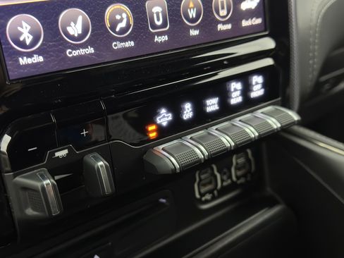 Used 2019 RAM 1500 Limited AWD/4WD image 19